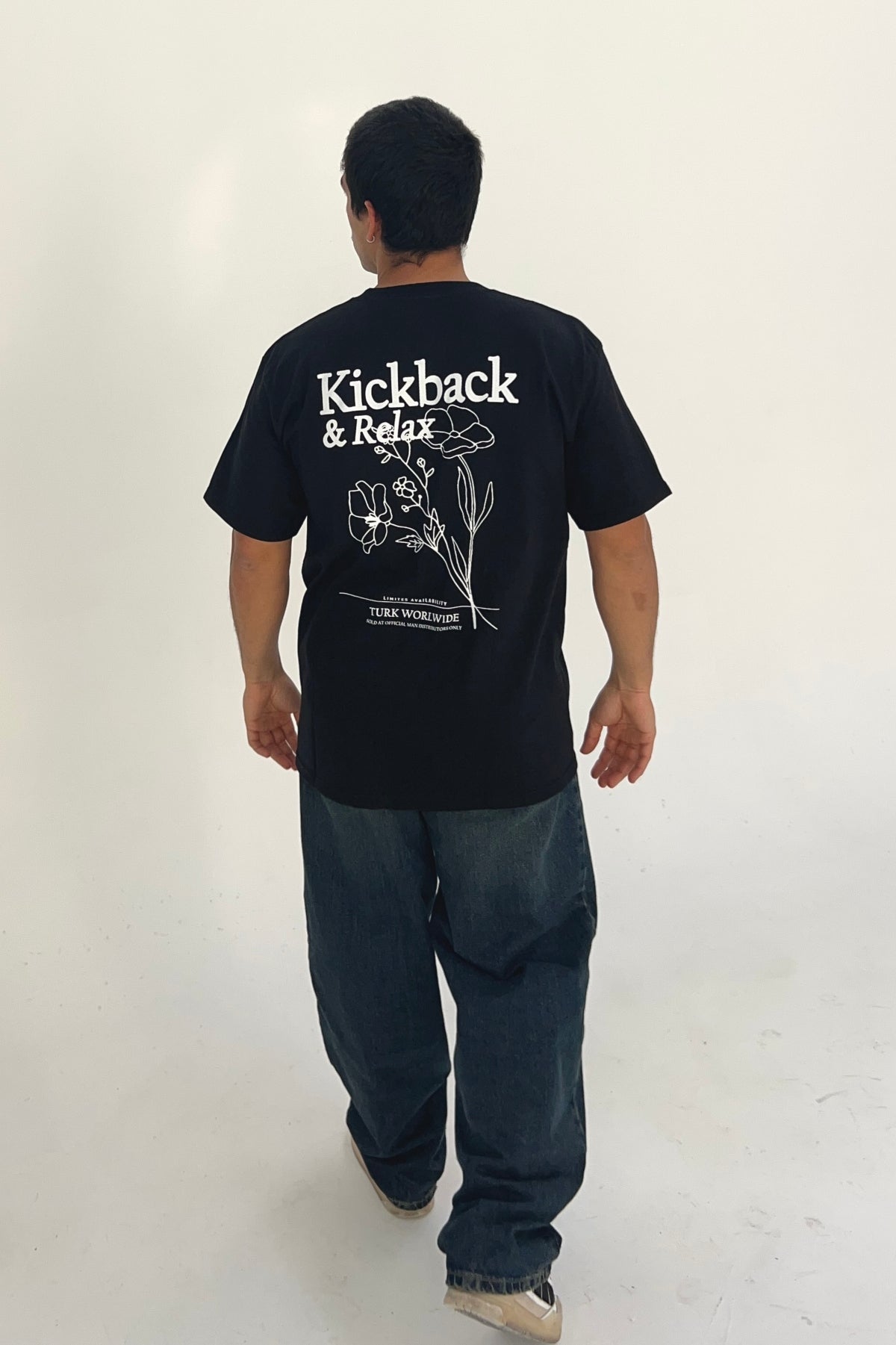 Remera Flowers Negro