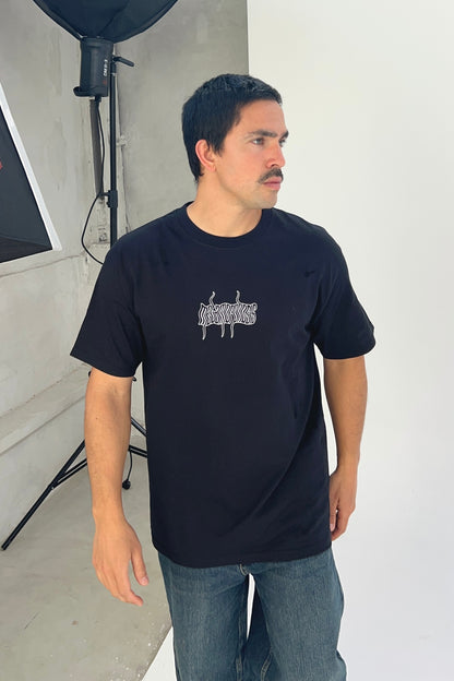 Remera Metamorfosis Negro