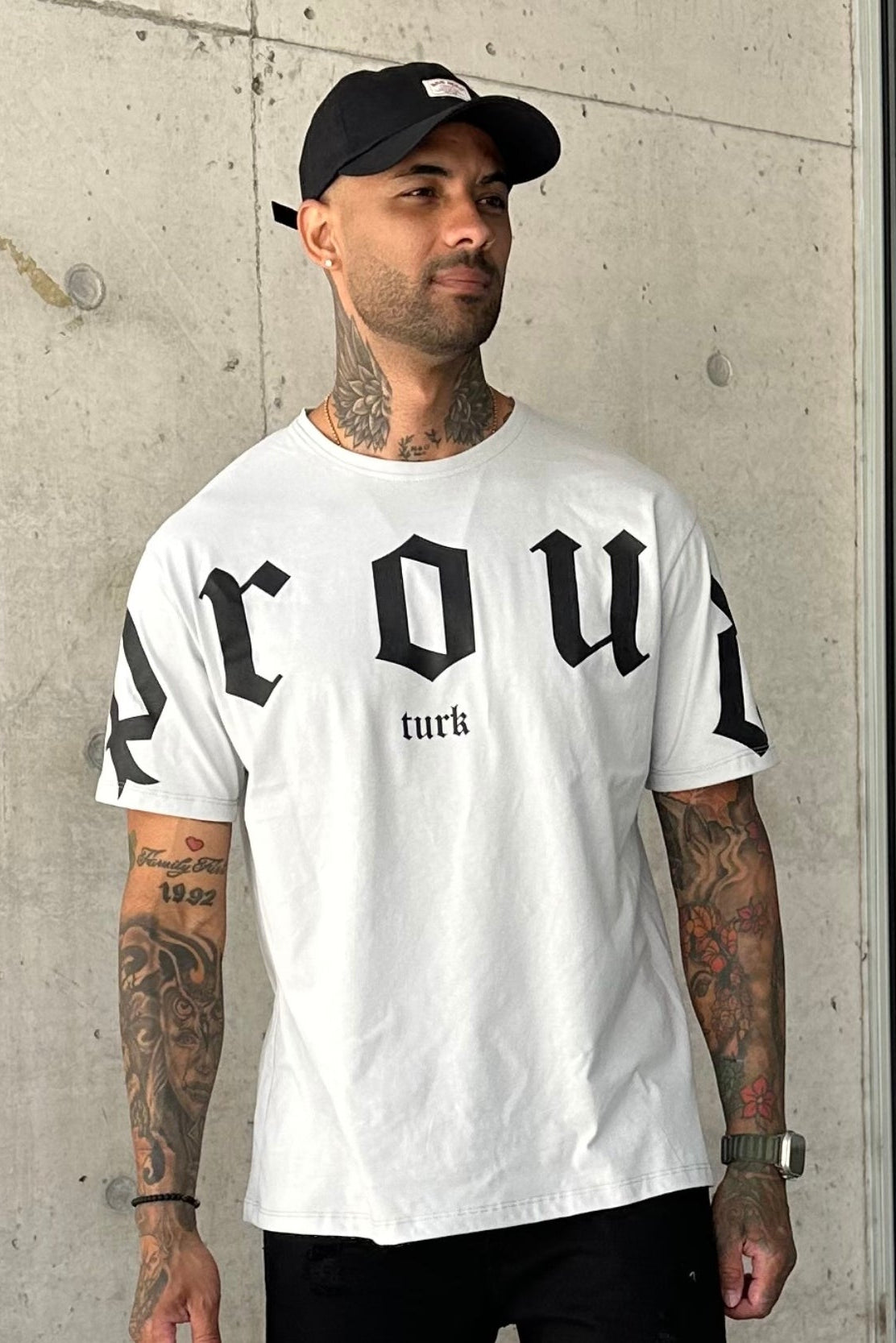 Remera Oversize Proud Gris Claro