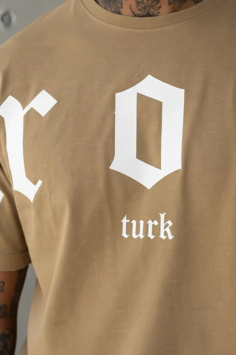 Remera Oversize Proud Tostado